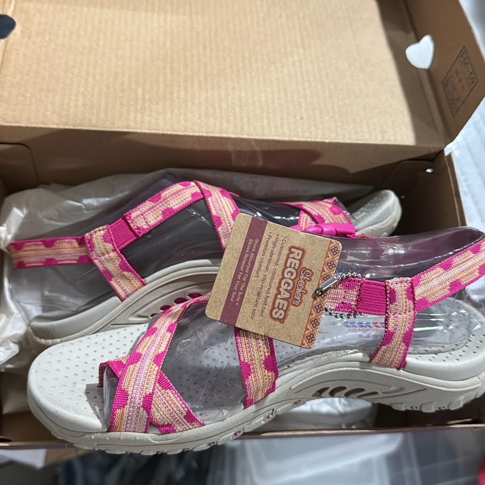 Skechers sandals reggae
